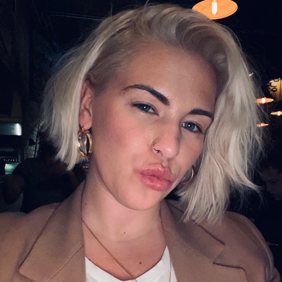 Meet your posher, Leyla! - Picture 3 of 4